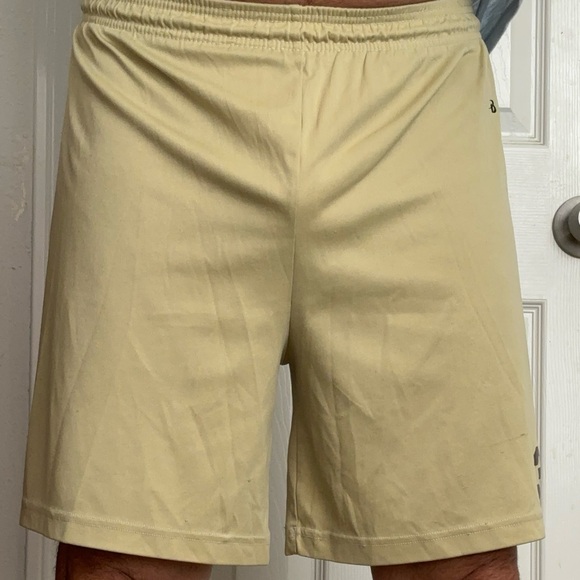 BADGER SPORT PRE-OWNED MENS YELLOW POLYESTER ATHLETIC PRACTICE SHORTS - MEDIUM - Picture 4 of 13